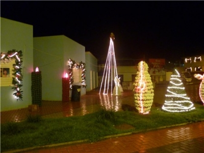 O Natal Iluminado de Itamarati de Minas foi todo confeccionado com material reciclado