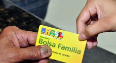 Os pagamentos do Bolsa Família estão sendo feitos no final de cada mês