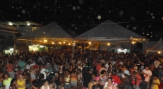 Vista parcial da praça em Itamarati durante uma das noites de carnaval