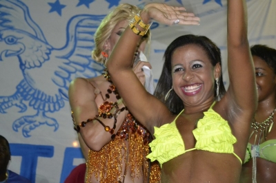 O belo sorriso da vit&oacute;ria de Manuela Oliveira, a nova Rainha da Portela