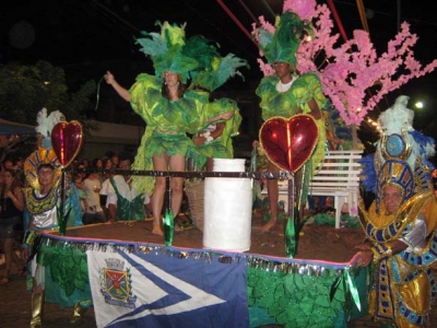Blocos e duas escolas de samba v&atilde;o desfilar em Itamarati