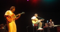 O músico foi acompanhado por Dudu Lima Trio