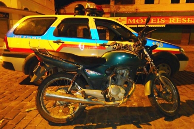A moto furtada estava sendo usada por um menor de idade