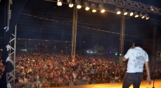 O Parque de Exposições ficou lotado nesta noite de sábado