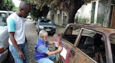De acordo com a Catrans este é o veículo abandonado há mais tempo em Cataguases: 20 anos