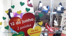 A Copa e o Dia dos Namorados dividem a atenção no comércio local