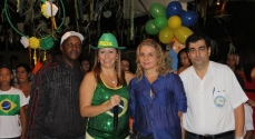 Luciana, os diretores da Escola Marieta Soares Teixeira e Jhoney Prudêncio