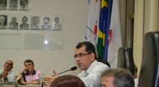 O vereador Fernando Pacheco, presidindo uma das sessões do Legislativo Municipal