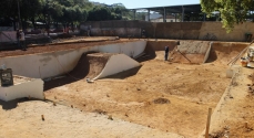 Vista parcial das obras de construção da pista de skate e BMX