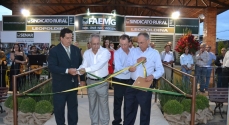 O desenlace da fita marca a abertura oficial da Expoleo 2014