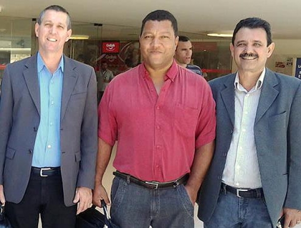 O prefeito Jos&eacute; Ronaldo, o secret&aacute;rio de Esportes, Fernando Bernardes e o vice-prefeito Jaime Vargas