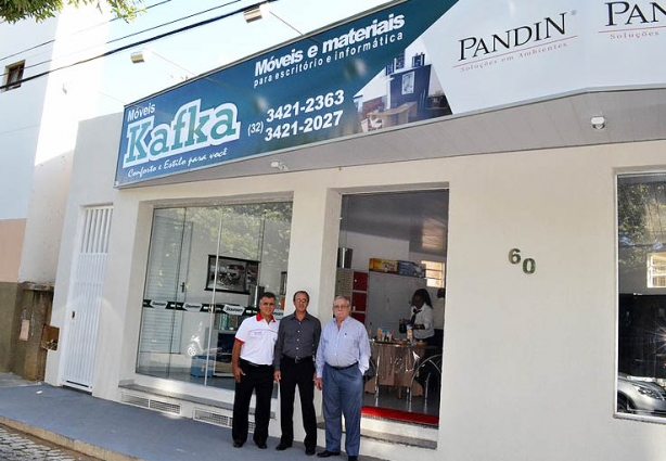 Hélio, Antônio Sérgio e José Pandin durante a inauguração do showroom