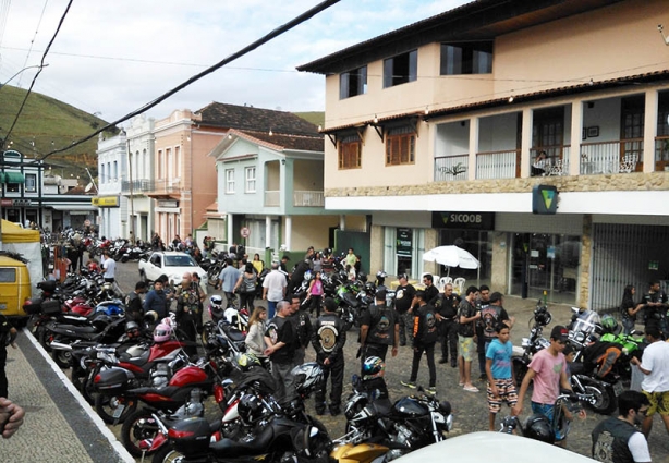 Encontro de motociclistas em 2013 que contou com participação de diversos motoclubes