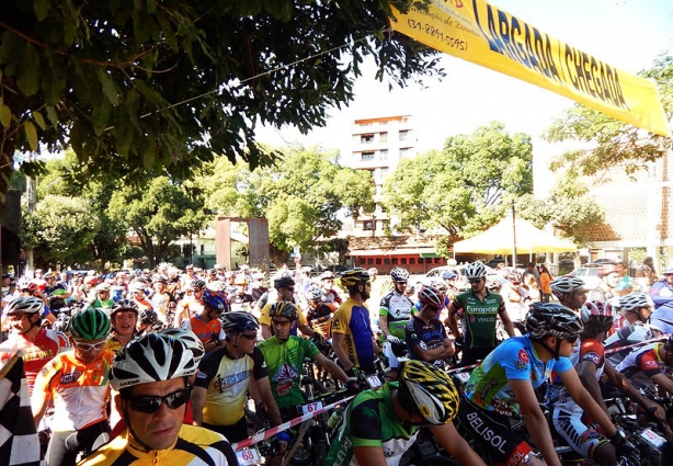 Mais de cem competidores participaram da II Copa Minas de Mountain Bike