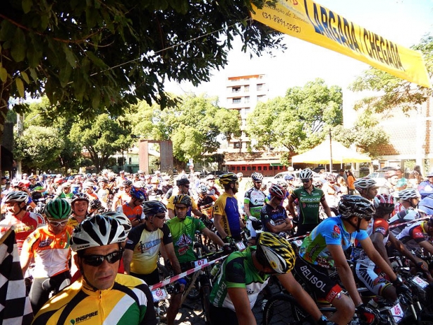 Mais de cem competidores participaram da II Copa Minas de Mountain Bike