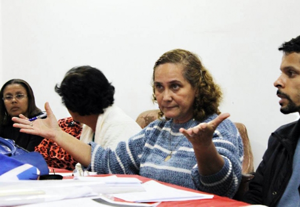 Mônica Meireles, presidente do Conselho Municipal de Educação durante a reunião