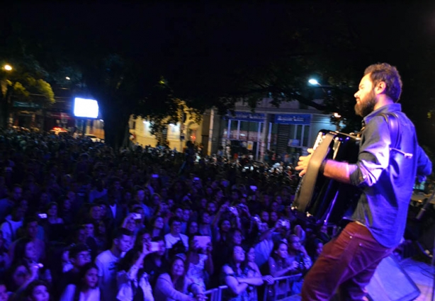 Jeneci lotou a praça Rui Barbosa que cantou com ele seus sucessos