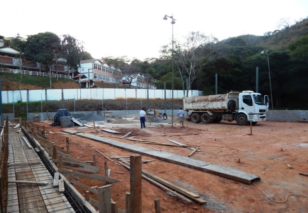 Além da quadra a direção da escola pretende fazer a captação da água da chuva