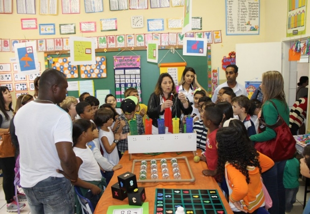 A Feira Cultural é um esforço conjunto da direção, professores, alunos e demais profissionais da escola