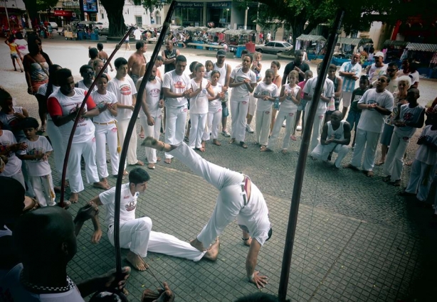 Roda de Capoeira do grupo Abadá na Praça Rui Barbosa