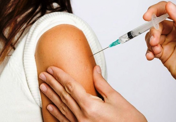 Meninas na faixa etária de 11 a 13 anos de idade devem receber a segunda dose da vacina