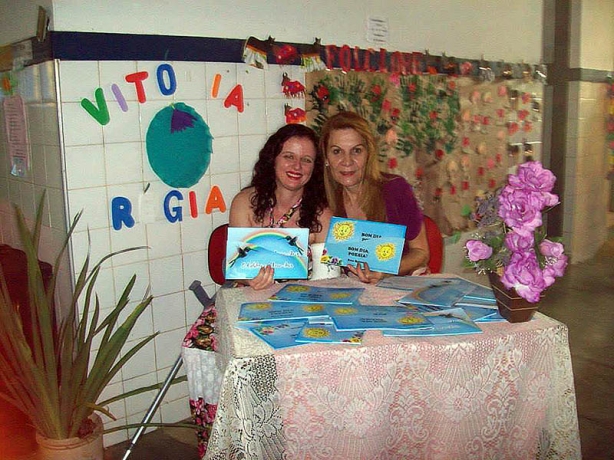 Renata Abritta e Rita Barros, na noite de lan&ccedil;amento dos livros