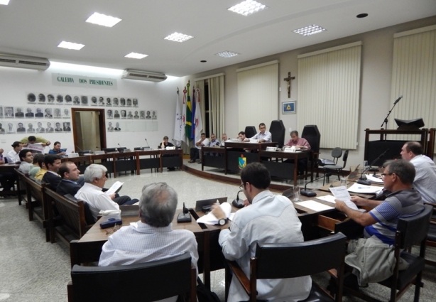 Em mais uma reunião extensa os vereadores debateram diversos assuntos