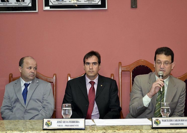Da esquerda para a direita o r&eacute;u Marcileide Santos, o promotor de justi&ccedil;a Gustavo Ara&uacute;jo e o juiz Marcelo Thomaz