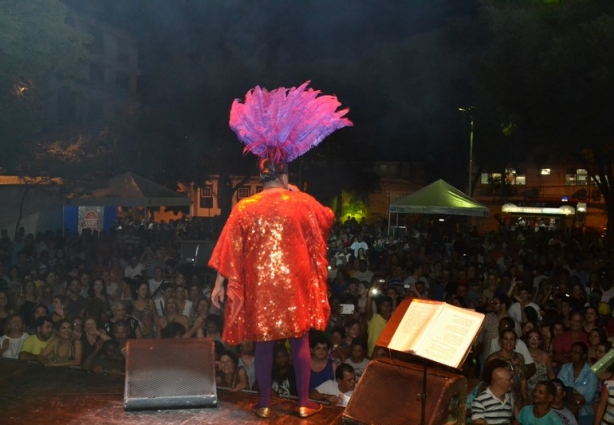 Multidão, cantou, dançou e aplaudiu Maria Alcina durante show memorável na Praça Rui Barbosa