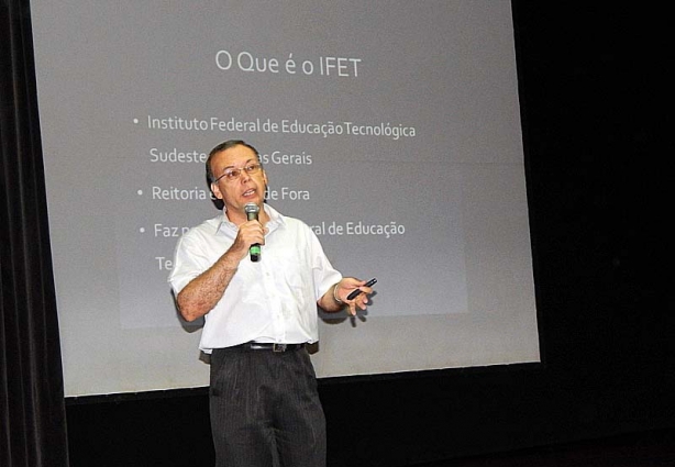 O Secretário Ângelo Cirino explica como será a consulta pública sobre o Ifet