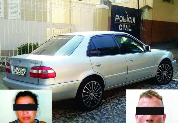 O Corolla blindado e os dois presos suspeitos de tráfico de drogas em Miraí