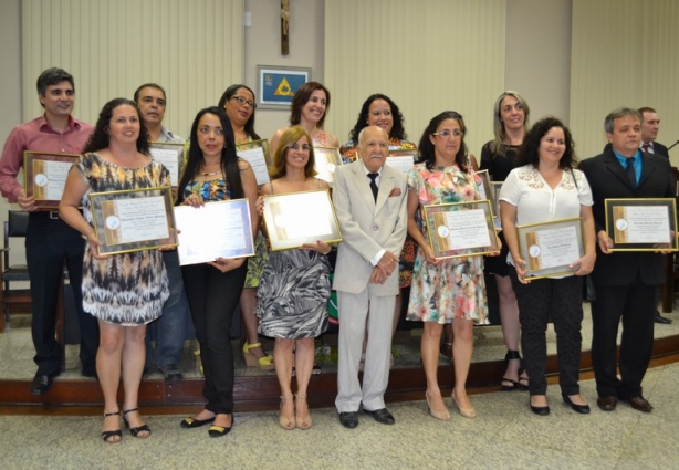 Os professores homenageados  receberam a Comenda Professor Ady Pereira de Resende