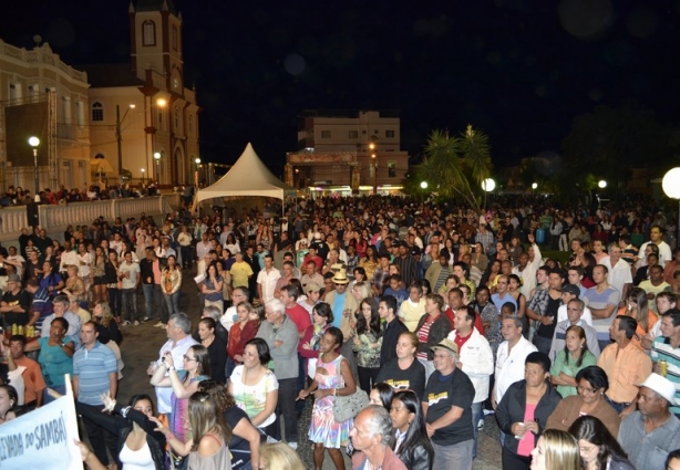 A exemplo do ano passado, o Festival de Samba e Petiscos deverá levar uma multidão até Miraí (foto arquivo)