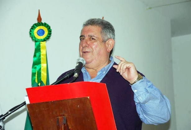O prefeito de Cataguases, Cesinha Samor, n&atilde;o escondeu a felicidade com a aprova&ccedil;&atilde;o de suas contas