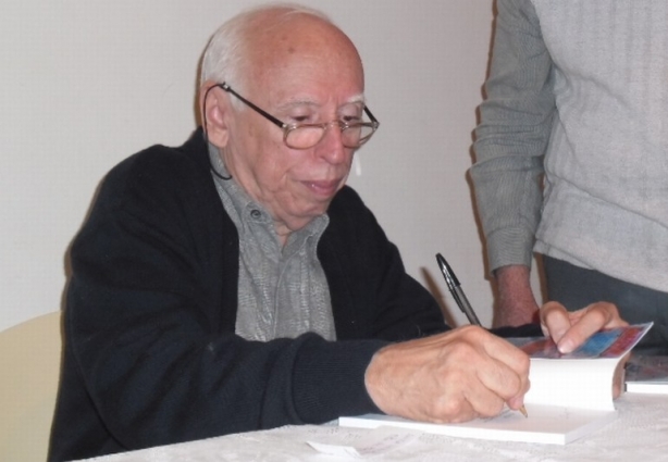 O escritor cataguasense, Joaquim Branco vai lançar seu mais novo livro no próximo sábado