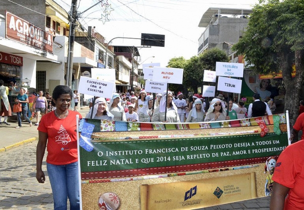 Alegria, solidariedade, paz e amor, são as mensagens do Cortejo de Natal (arquivo)