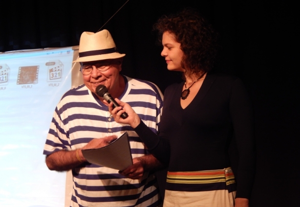 O produtor Cairu Teles Nunes durante a última edição do "Noites Cariocas" em Cataguases