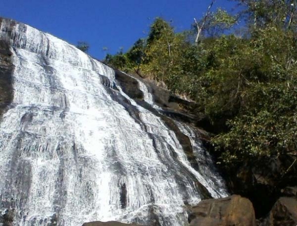 A cachoeira Poeira D'&aacute;gua &eacute; uma das atra&ccedil;&otilde;es de Itamarati de Minas
