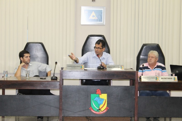 A Mesa Diretora do Legislativo Municipal coordena os trabalhos e as vota&ccedil;&otilde;es em plen&aacute;rio