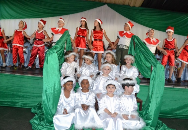 Durante quase uma horas as crianças emocionaram o público com a Cantata de Natal