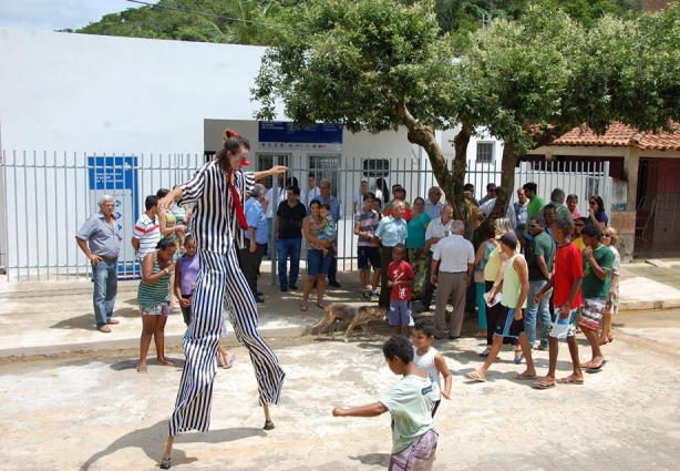 A inauguração do Posto de Saúde contou com brincadeiras para a criançada