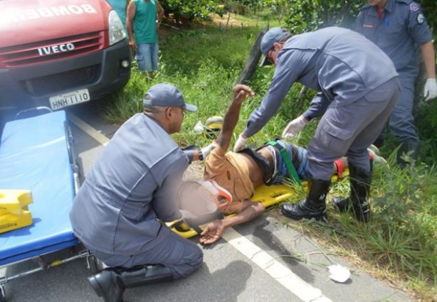 Segundo informações preliminares, o rapaz que dirigia a moto não tem habilitação