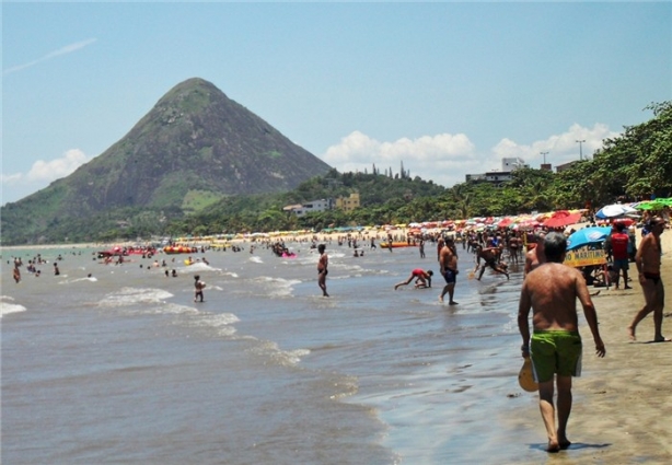 Entre os cataguasenses, as praias de Piúma são as preferidas nesta época do ano