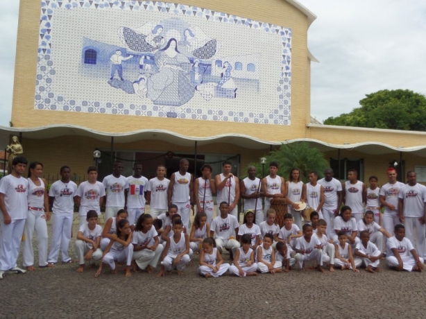 A equipe da Abada Capoeira fez sua terceira confraterniza&ccedil;&atilde;o anual de fim de ano