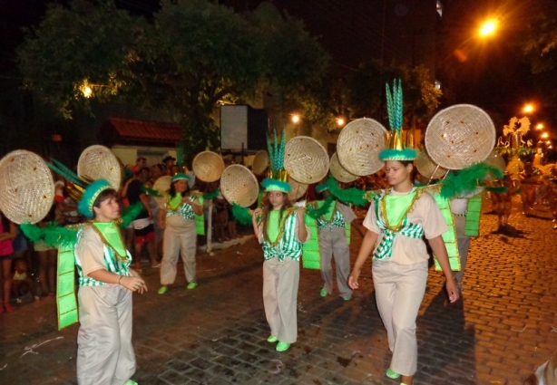 As agremiações carnavalescas da cidade vão receber R$25 mil cada uma