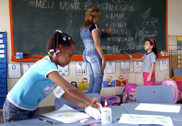 O governo de Minas abriu vagas em concurso público para professor de educação básica (foto ilustrativa)