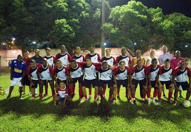 As equipes de dois distritos se enfrentam entre si na disputa do título da Copa dos Campeões