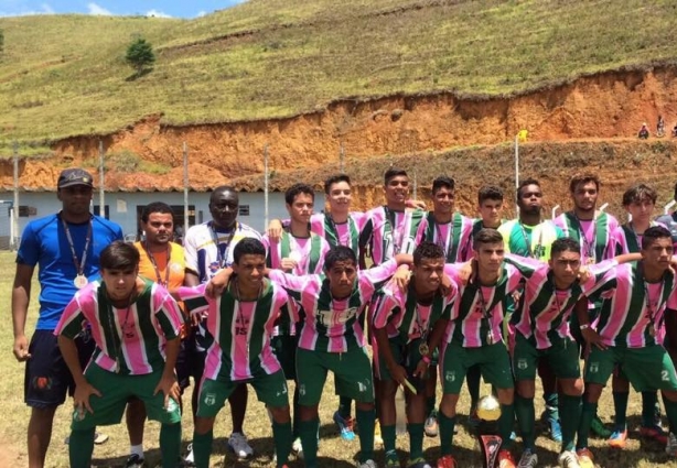 A Equipe cataguasense do Manga Rosa foi campeã na categoria sub-17