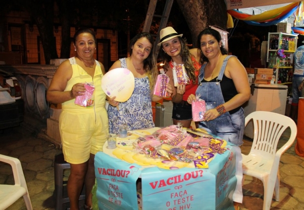 A campanha contra a Aids e outras doenças sexualmente transmissíveis vem sendo feita na Passarela do Samba, em Cataguases