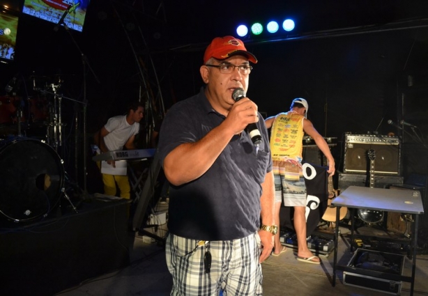 O prefeito Claudiomir Vieira faz agradecimentos no encerramento do Carnaval no município
